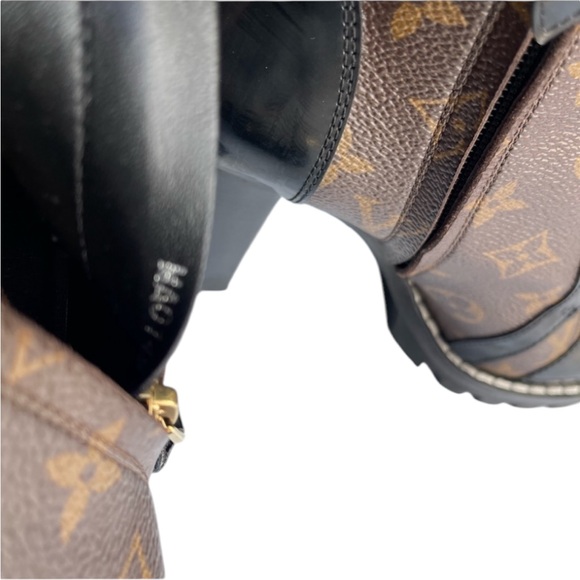 Louis Vuitton boots - Picture 9 of 9